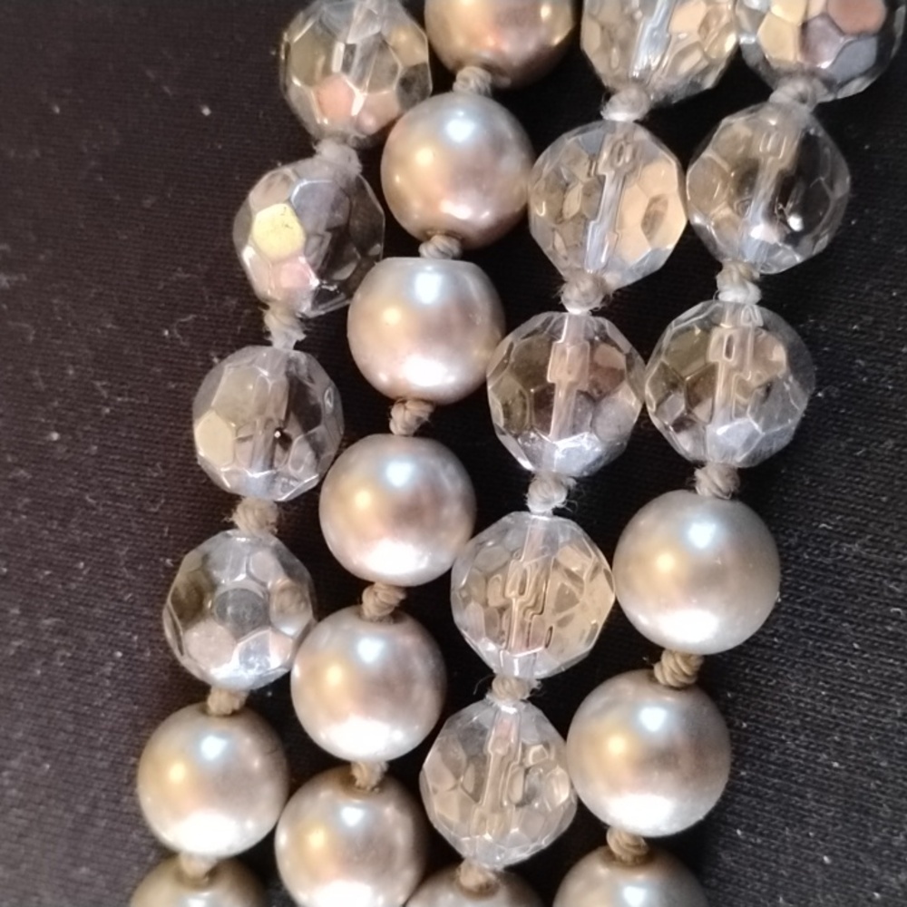 Elegant Silver Beaded Necklace